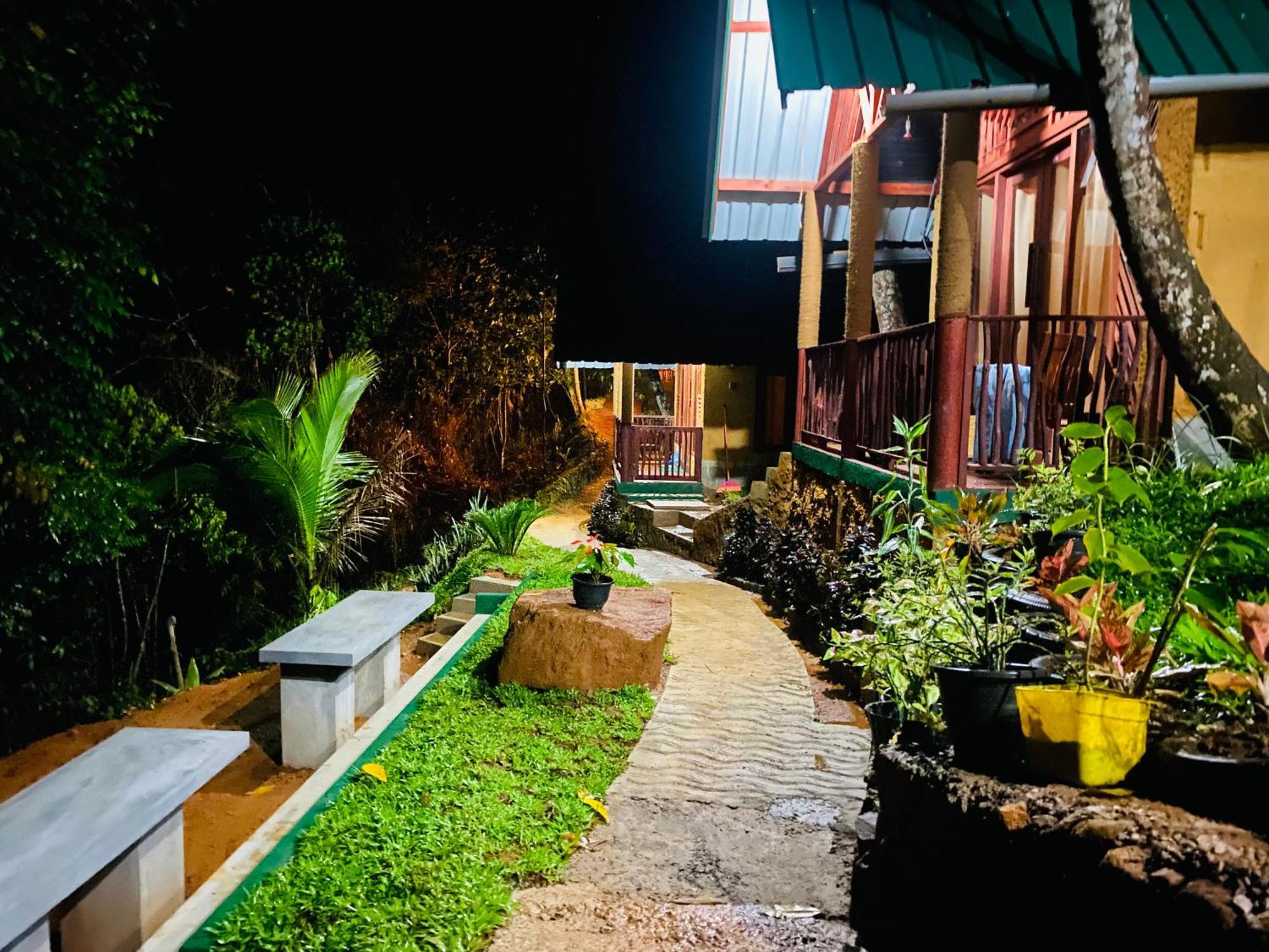 The Rainforest Hideaway Deniyaya Esterno foto